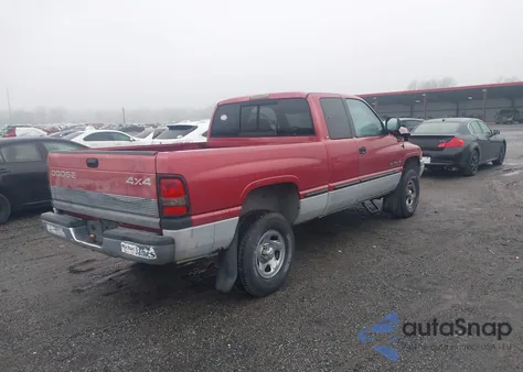 1999 Dodge Ram 1500 St из США, поврежденный, VIN 3B7HF12Z8XG132500